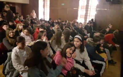 Šestaši u posjetu kazalištu